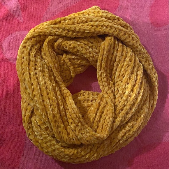 KNIT INFINITY SCARF - Picture 2 of 4